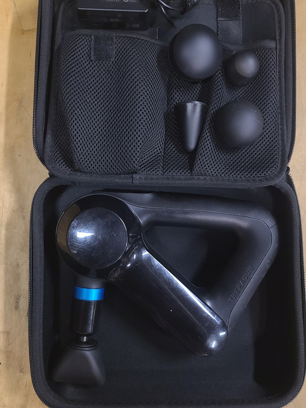 Theragun, 100% Funtional with all the accessories.